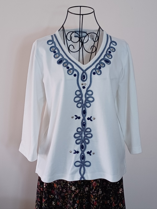 Alfred Dunner Tops - Alfred Dunner Petite White V- Neck Top With Blue Embroidery & Studs- Size MP